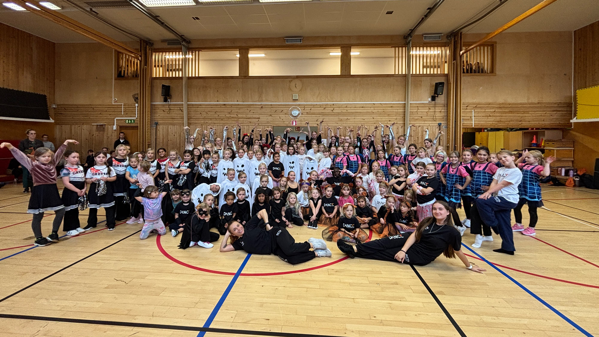 En gruppbild på eleverna